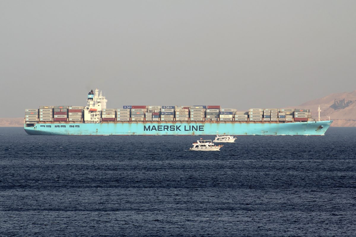 Containerschiff  MAERSK KIEL  kommt aus dem Golf von Akaba gesehen vor Sharm El Sheik 9.10.2014