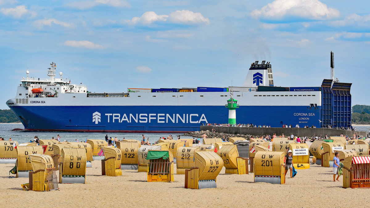 CORONA SEA (IMO: 9357597) am 20.7.2019 auslaufend Lübeck-Travemünde