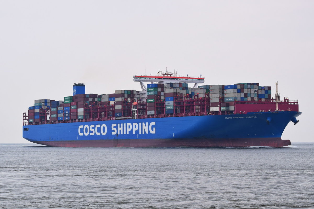 COSCO SHIPPING SCORPIO , Containerschiff , IMO 9789635 , Baujahr 2018 , 400 x 58.76 m , 19273 TEU , Cuxhaven , 04.06.2020