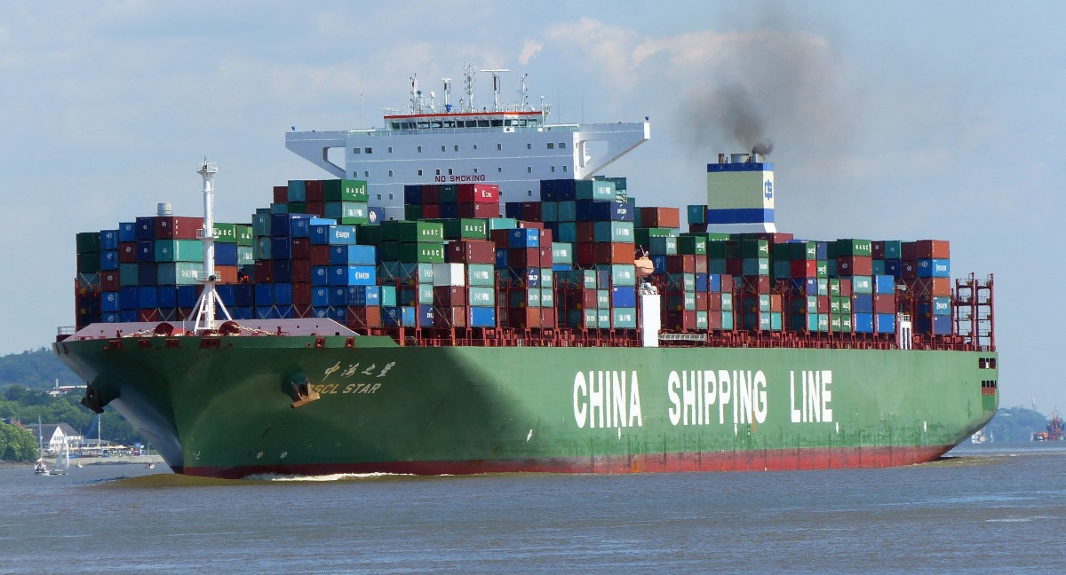  CSCL Star  30.07.2014
completion year: 2010 / 12 
overall length (m): 366,10 
overall beam (m): 51,30 
maximum draught (m): 15,00 
maximum TEU capacity: 14300 
container capacity at 14t (TEU): 10500 
gross tonnage (ton): 158.000 

