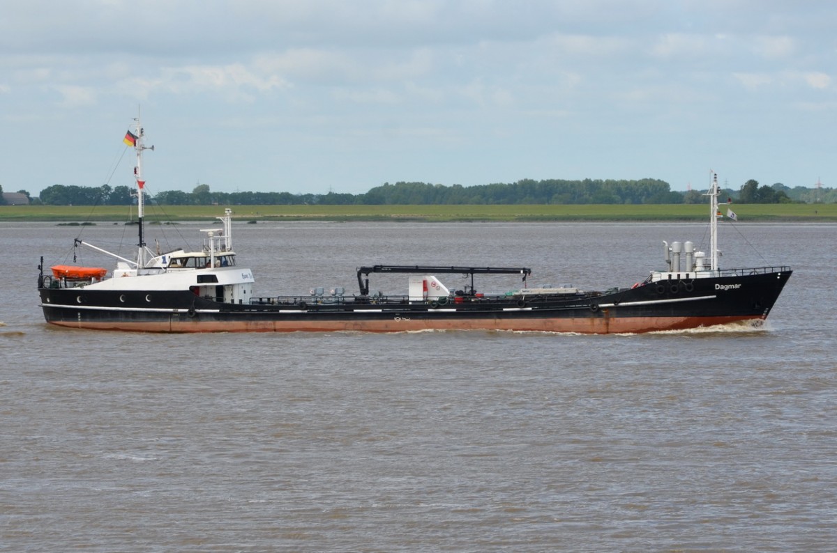 DAGMAR , Tanker , IMO 8835748 . Lühe  20.06.2015