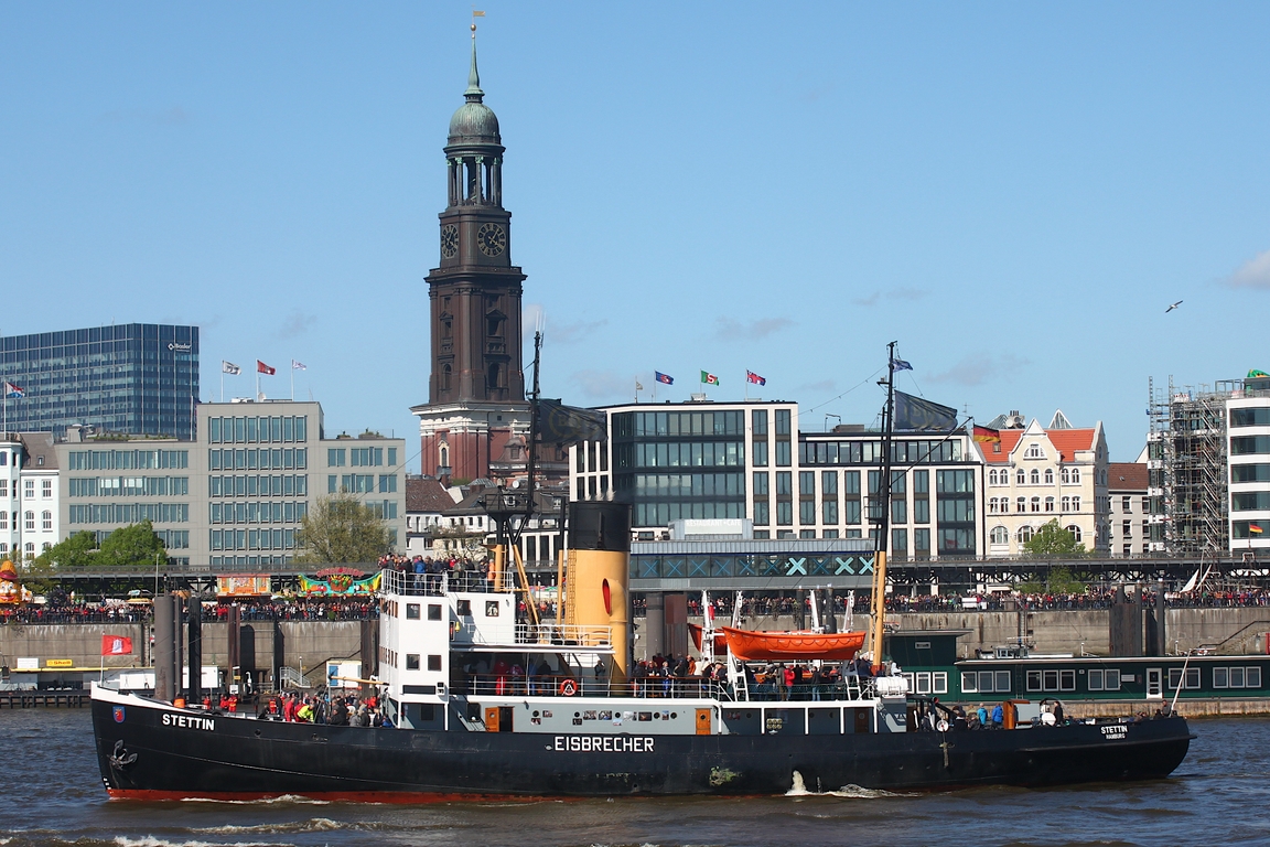 Dampfeisbrecher STETTIN (IMO 8882923); Eigner/Betreiber: Museumshafen Oevelgönne; Datum: 10.05.2015; Aufnahmeort: Elbe/Hafen Hamburg, Deutschland. Das Bild zeigt die STETTIN anlässlich des Hafengeburtstags.
