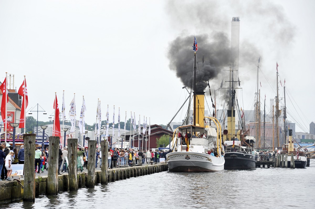 Dampfrundum in Flensburg. Aufnahmedatum: 11. Juli 2015.