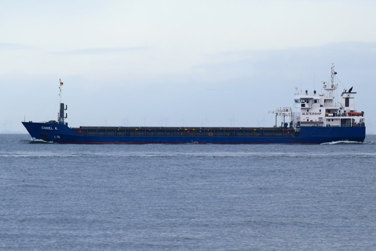 DANIEL K. , General Cargo , IMO 9198654 , Baujahr 2002 , 89.89 × 15.2m , Cuxhaven , 24.12.2018