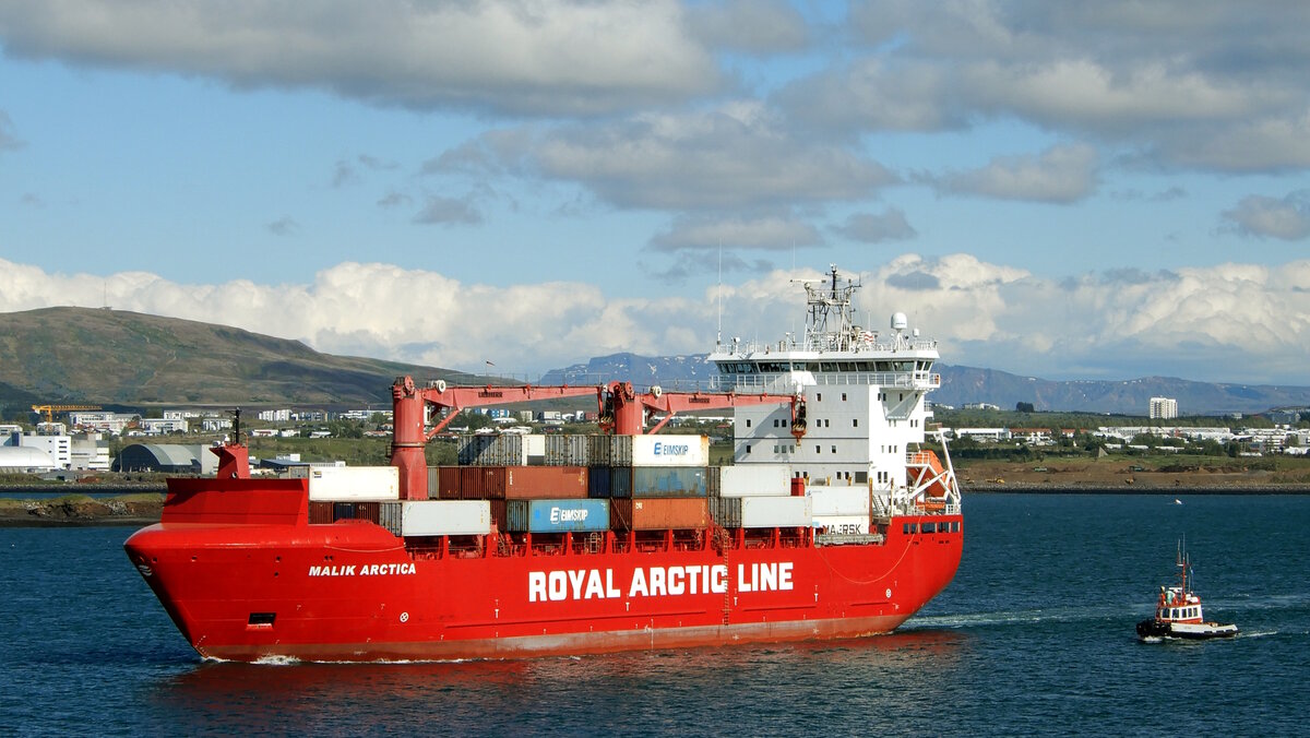 Das 114m lange Frachtschiff MALIK ARCTICA (IMO:9618135) am 31.05.25 in Reykjavik.
