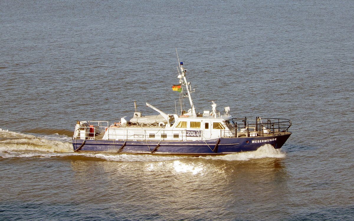 Das 17m lange Zollboot Wesermünde am 22.06.19 in Bremerhaven