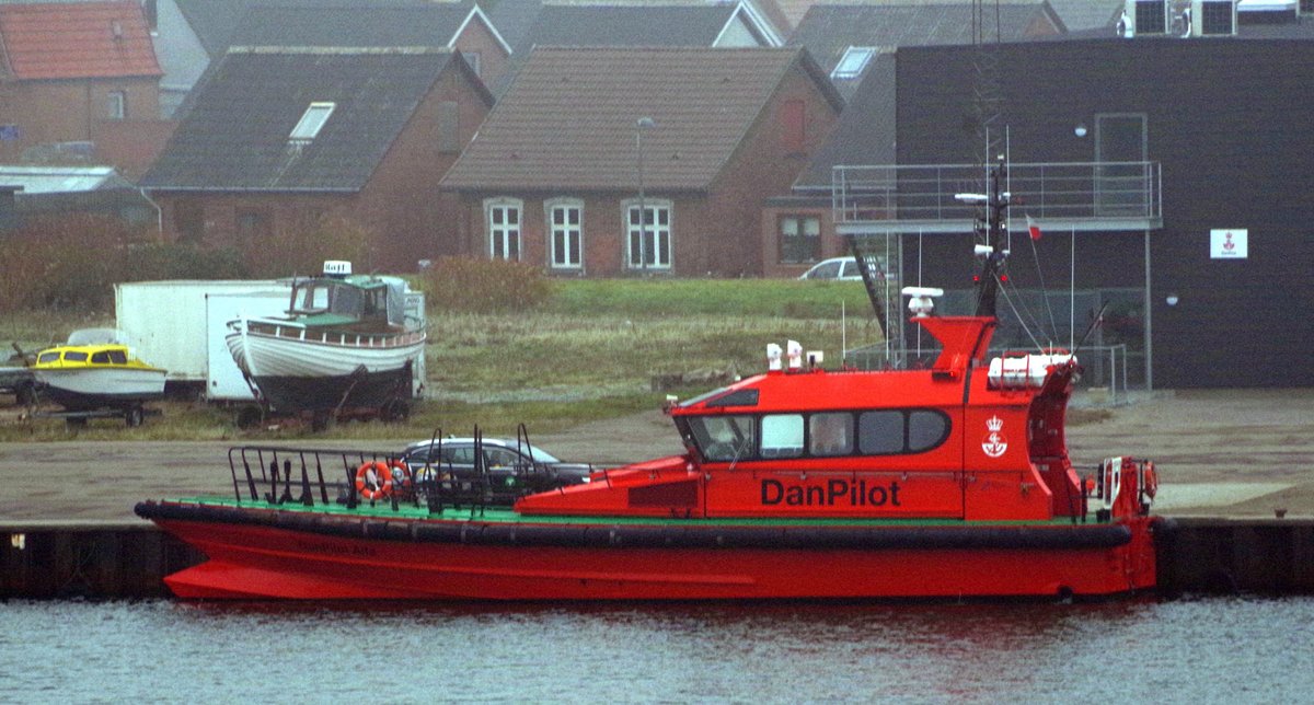 Das 20m lange Lotsenboot DANPILOT ALFA am 07.11.18 in Gedser