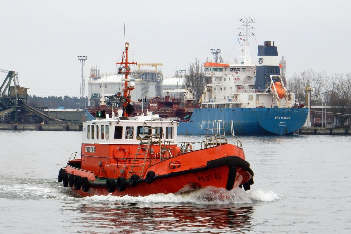 Das 20m lange Lotsenschiff PILOT 63 am 23.03.18 in Swinemünde (Polen)