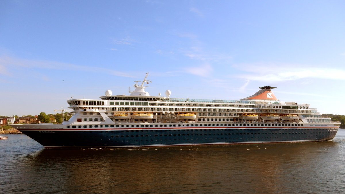 Das 218m lange Kreuzfahrtschiff BALMORAL am 12.05.18 eingehend Stockholm.