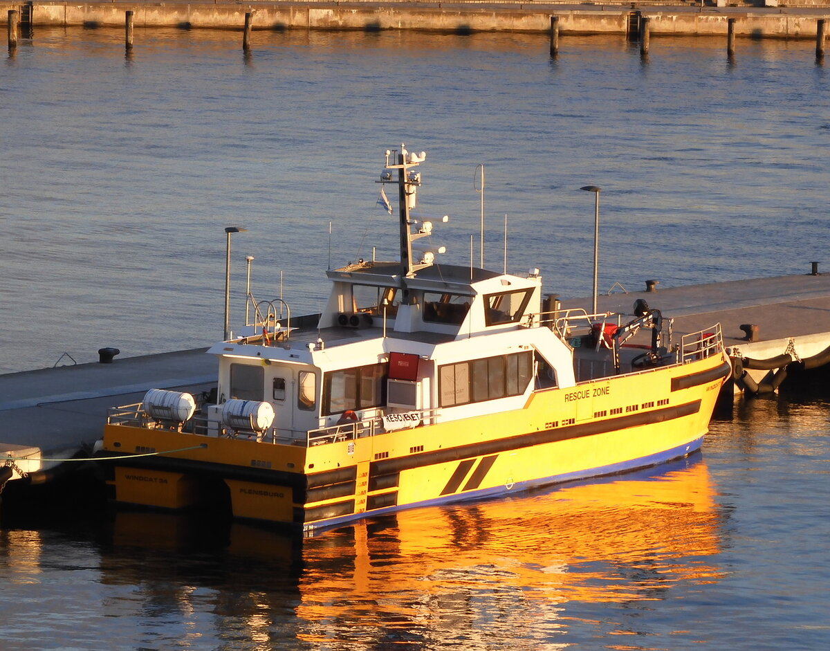 Das 21m lange Schnellboot WINDCAT 34 am 19.10.22 in Sassnitz