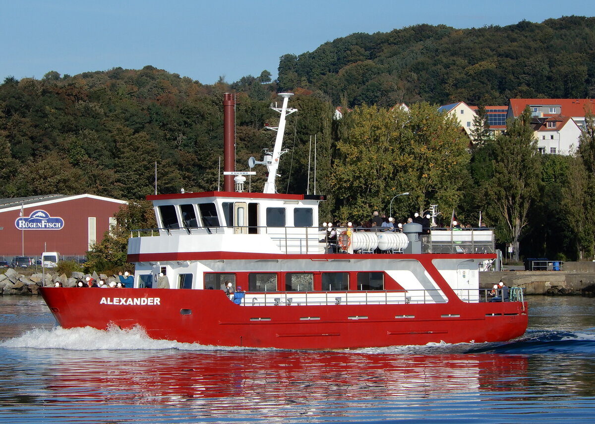 Das 23m lange Fahrgastschiff ALEXANDER am 07.10.21 in Sassnitz