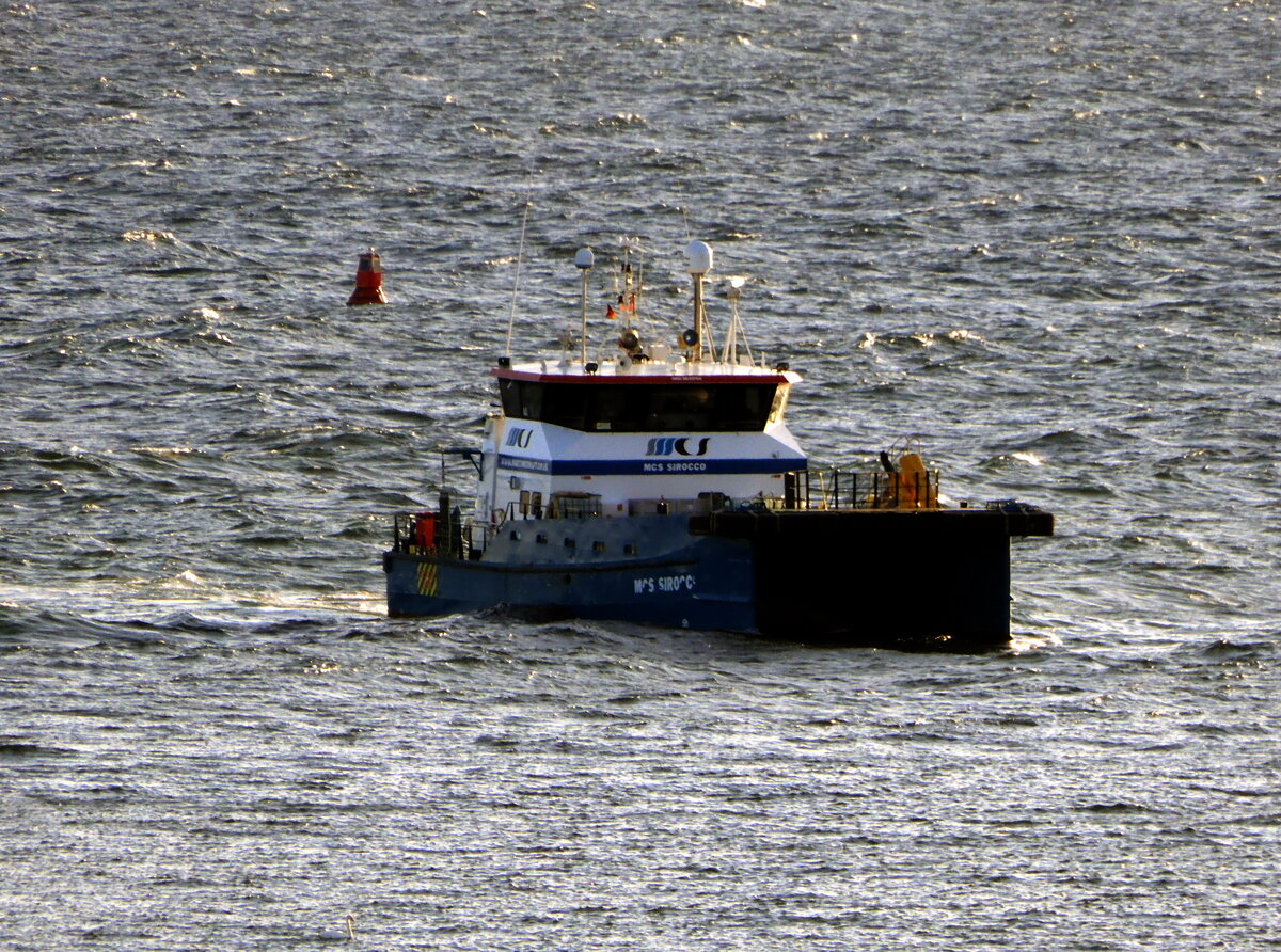 Das 26m lange Offshore Tug Supply Schiff MCS SIROCCO am 20.10.22 vor Sassnitz