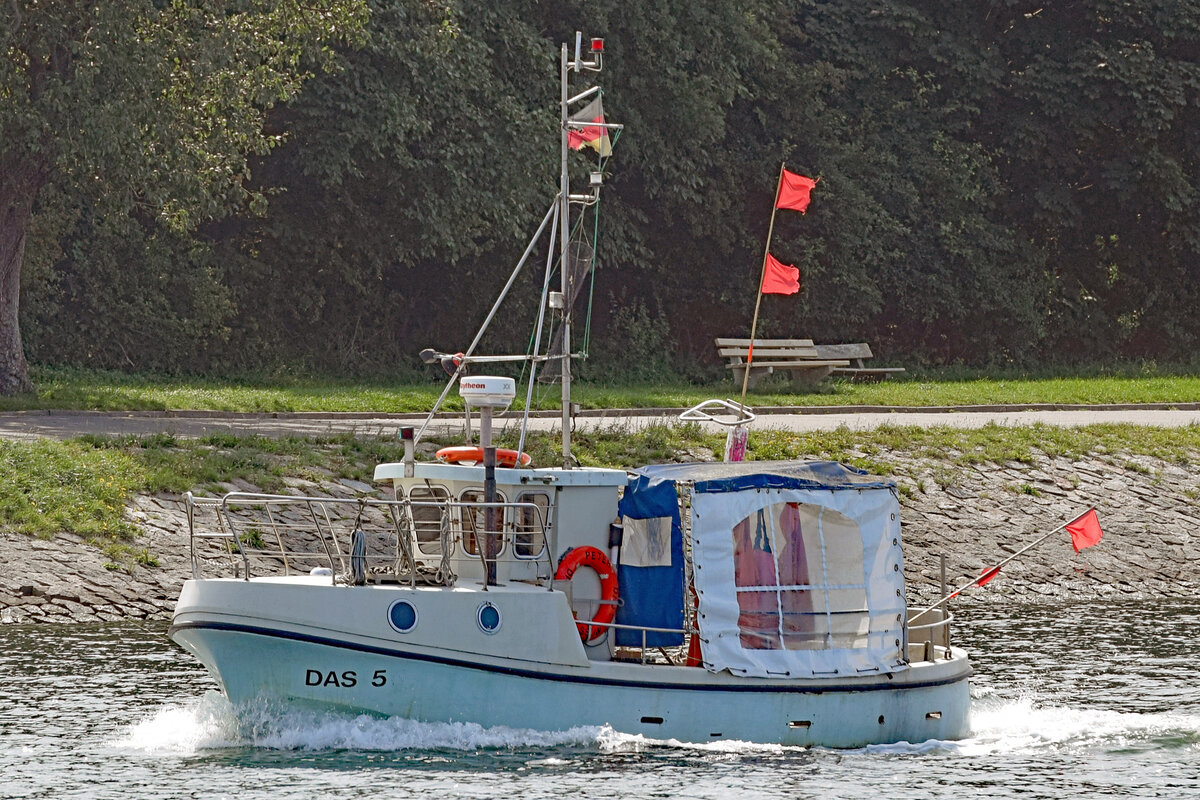 DAS 5 PETER, ein Fischereifahrzeug aus Dassow, am 24.08.2021 im Hafen von Lübeck-Travemünde.

