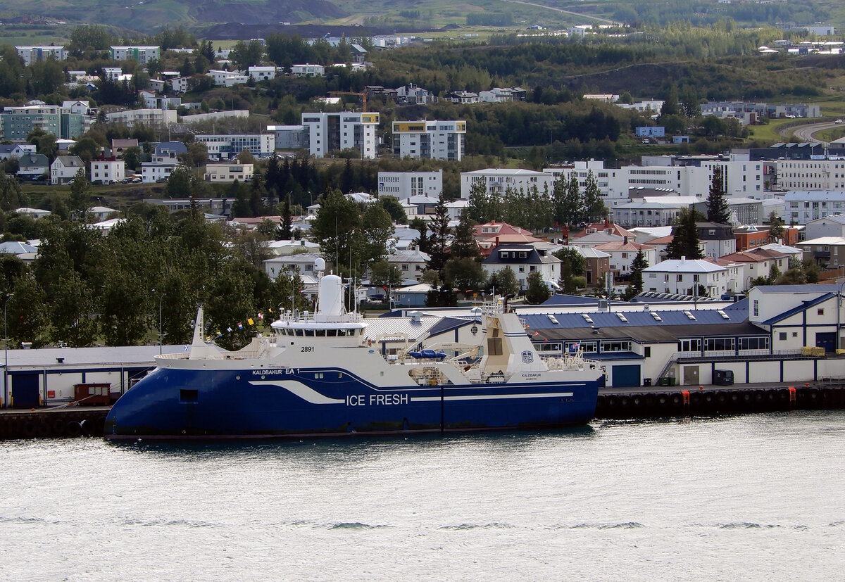 Das 68m lange Fangschiff KALDBAKUR EA 1 am 29.05.25 in Akureyri.