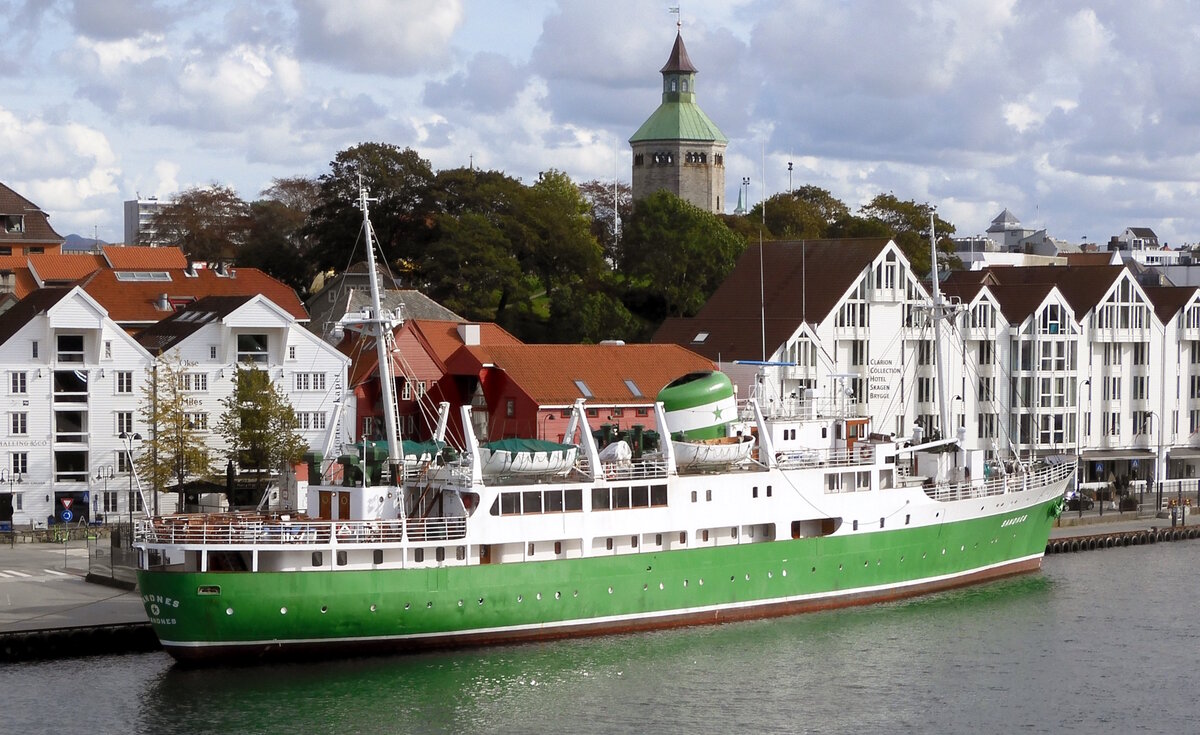 Das 73m lange Trainingsschiff SANDNES am 22.09.23 in Stavanger