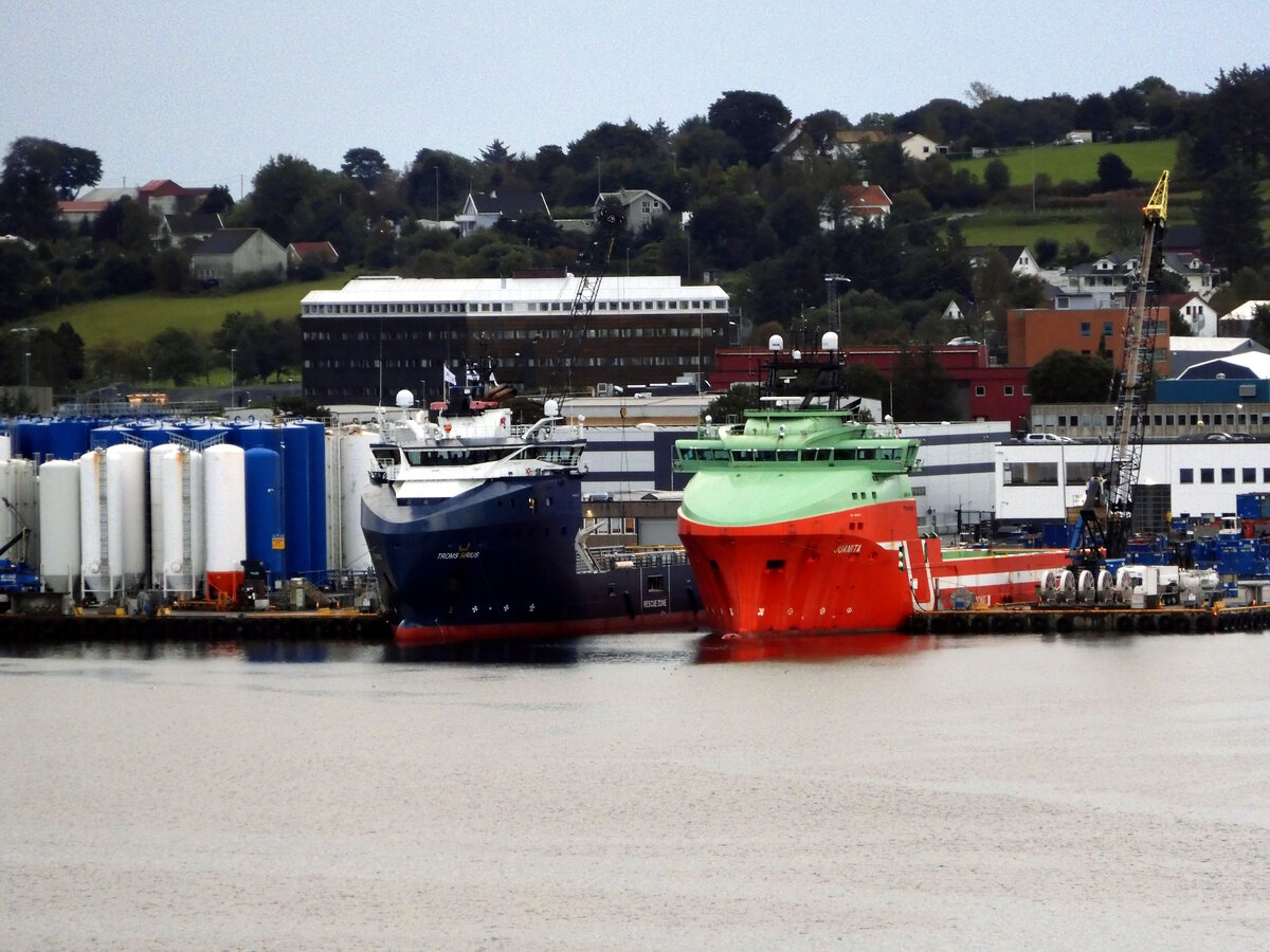 Das 89m lange Off-Shore Schiff JUANITA am 22.09.23 in Stavanger