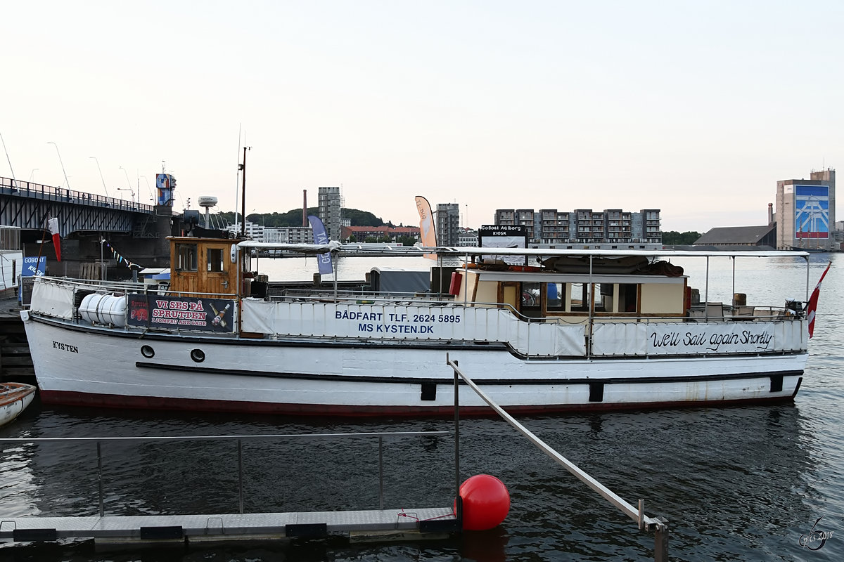 Das Ausflugsboot  Kysten  Anfang Juni 2018 in Aalborg.