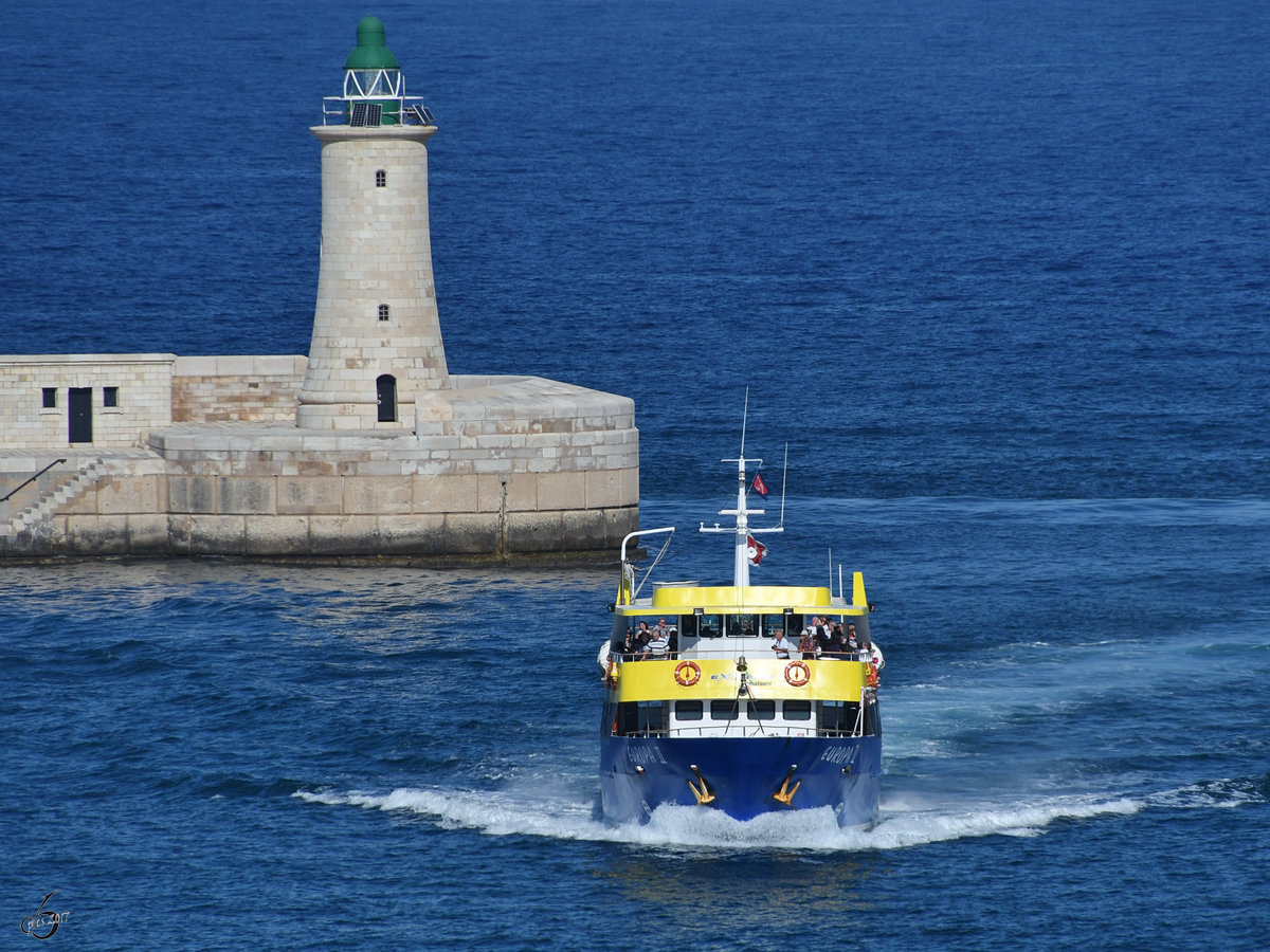 Das Ausflugsschiff  Europa II  im Oktober 2017 in Valletta.