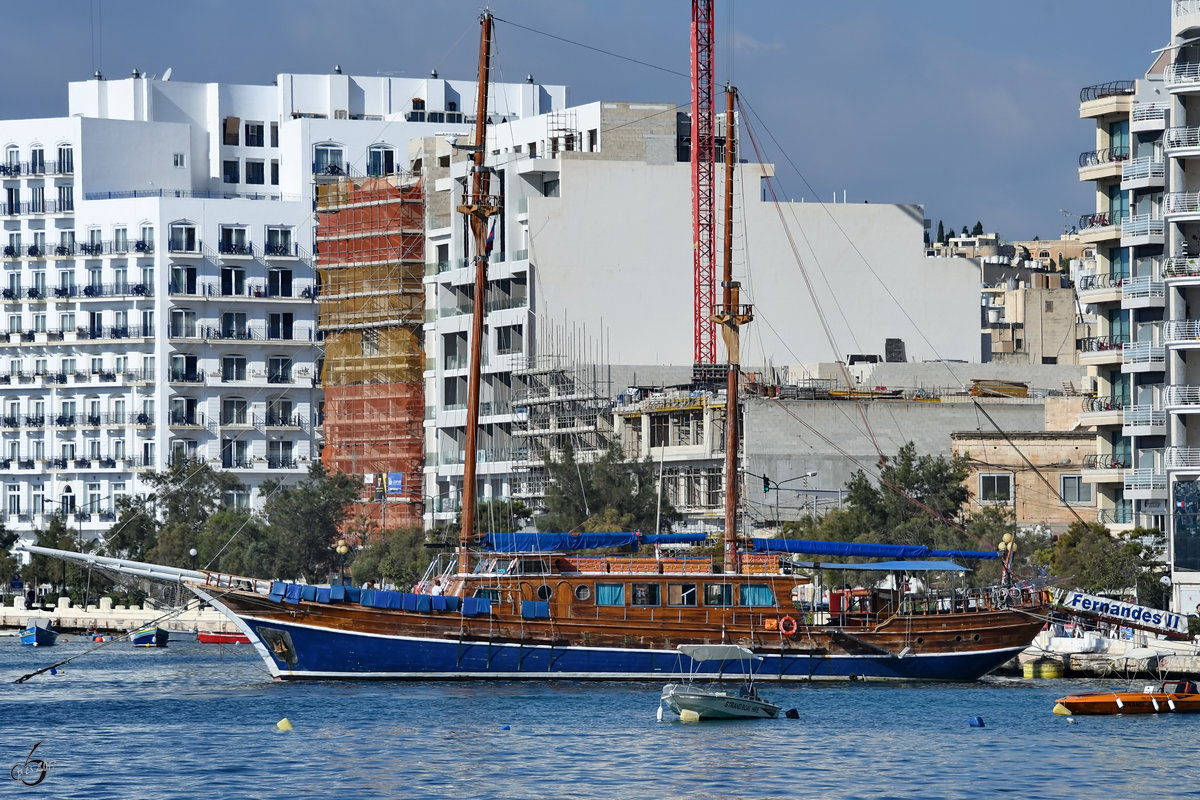 Das Ausflugsschiff  Fernandes II  im Marsamxett Hafen. (Sliema, Oktober 2017) 