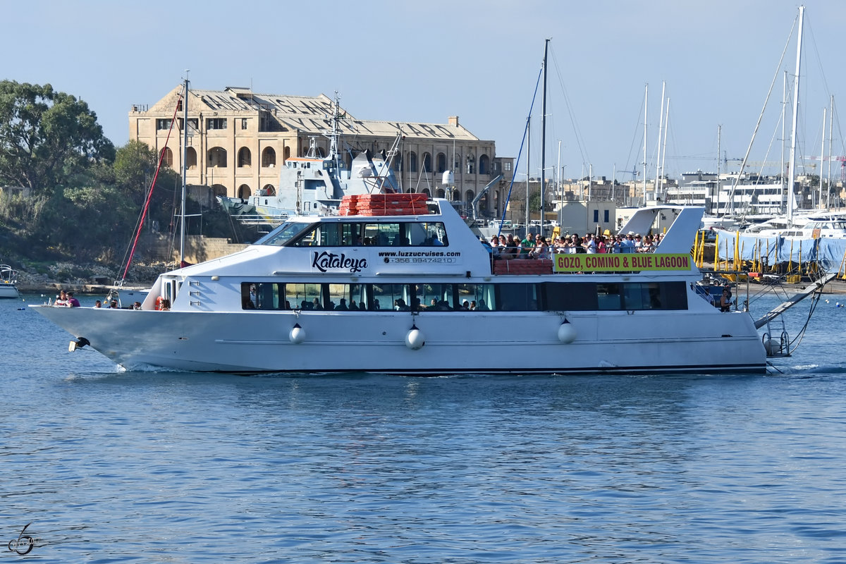 Das Ausflugsschiff  Kataleya  im Marsamxett Hafen. (Sliema, Oktober 2017)