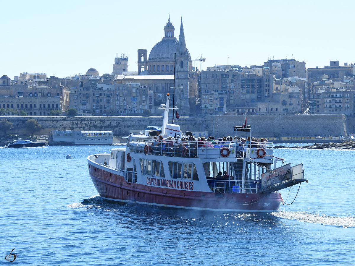 Das Ausflugsschiff  Seahawk  startet zu einer der vielen Hafentouren. (Sliema, Oktober 2017) 