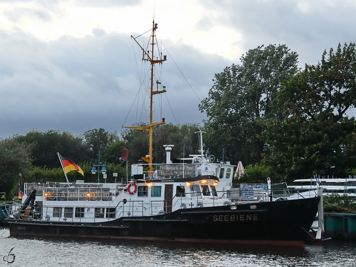 Das Ausflugsschiff SEEBIENE (IMO: 08335334) hat Mitte August 2021 im Hafen von Greifswald angelegt.