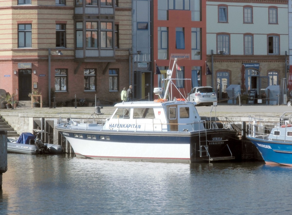 Das Boot des Hafenkapitäns, die Strela, von Stralsund am 02.10.15.