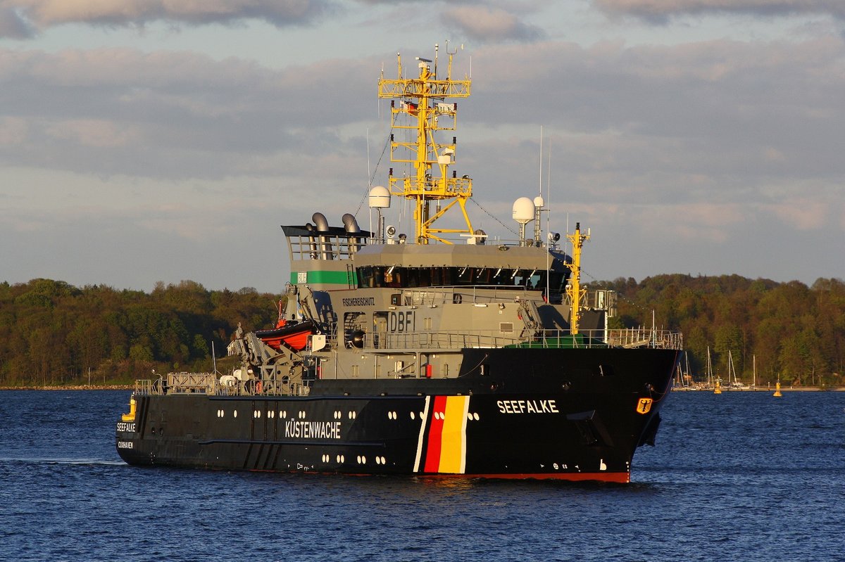 Das Boot  Seefalke  ist ein Fischereischutzboot der Deutschen Küstenwache. Eigner ist die Bundesanstalt für Landwirtschaft und Ernährung (BLE), die das Schiff auch bereedert. Kieler Förde, 08.05.2017