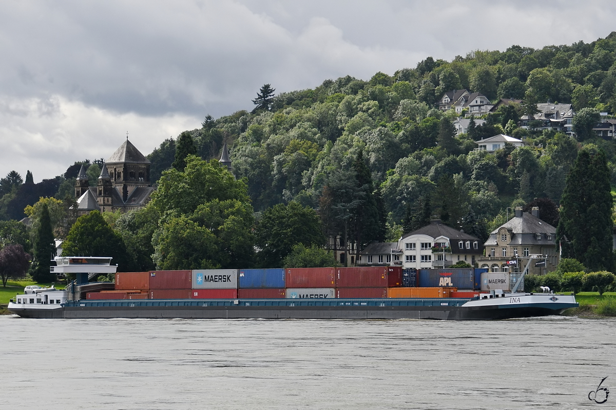 Das Containerschiff INA (ENI:02332254) war Anfang August 2021 auf dem Rhein zu sehen. (Unkel)