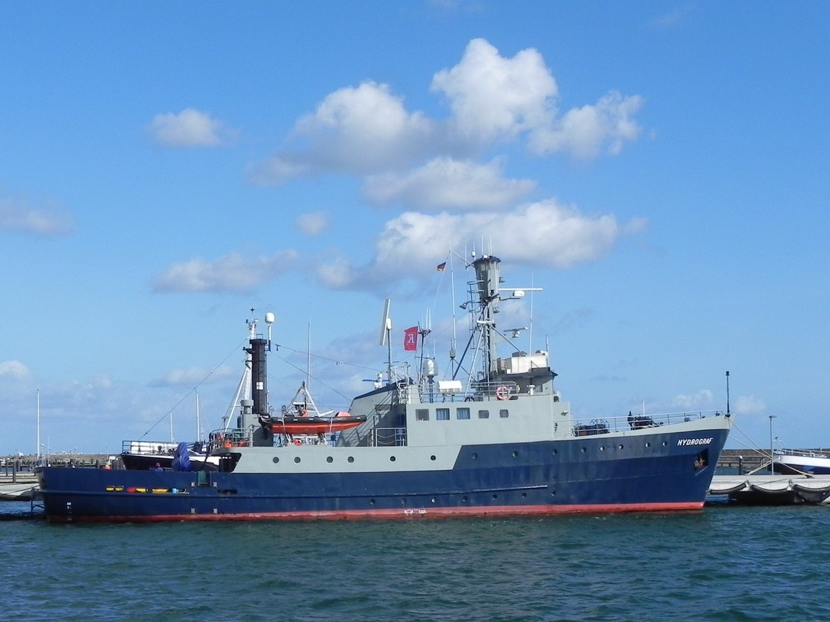 Das deutsche Schiff HYDROGRAF, IMO 6724440, der Reederei Nordlicht GmbH, Cuxhaven am 10.09.2020 im Hafen von Sassnitz.  Die Hydrograf arbeitet in Deutschland als Forschungsschiff und wird häufig in Offshore-Windparks zur Vogelbeobachtung eingesetzt, dabei werden Daten für gesetzlich vorgeschriebene Umweltgutachten ermittelt. (Text: Wikipedia)