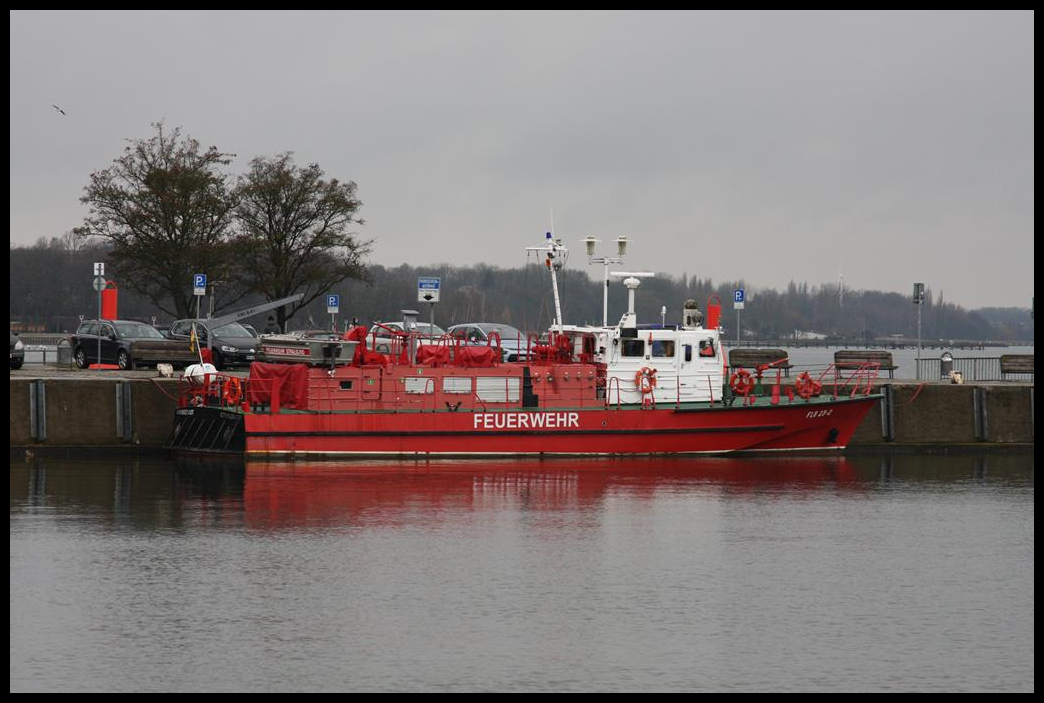 Das ehemalige DDR Feuerlöschboot FLB 23-2 lag am 2.3.2017 im Hafen von Stralsund.