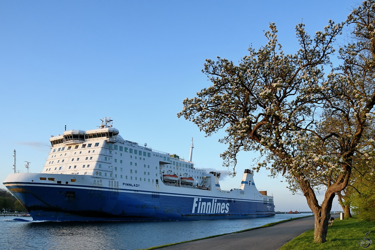 Das Fährschiff FINNLADY (IMO: 9336268) war Anfang Mai 2023 bei der Ankunft in Travemünde zu sehen.