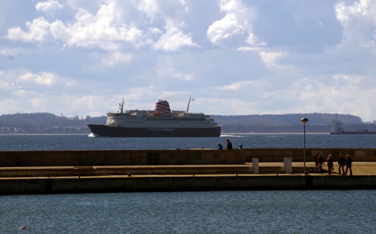 Das Fährschiff  Povl Anker  am 04.04.15 vor Sassnitz