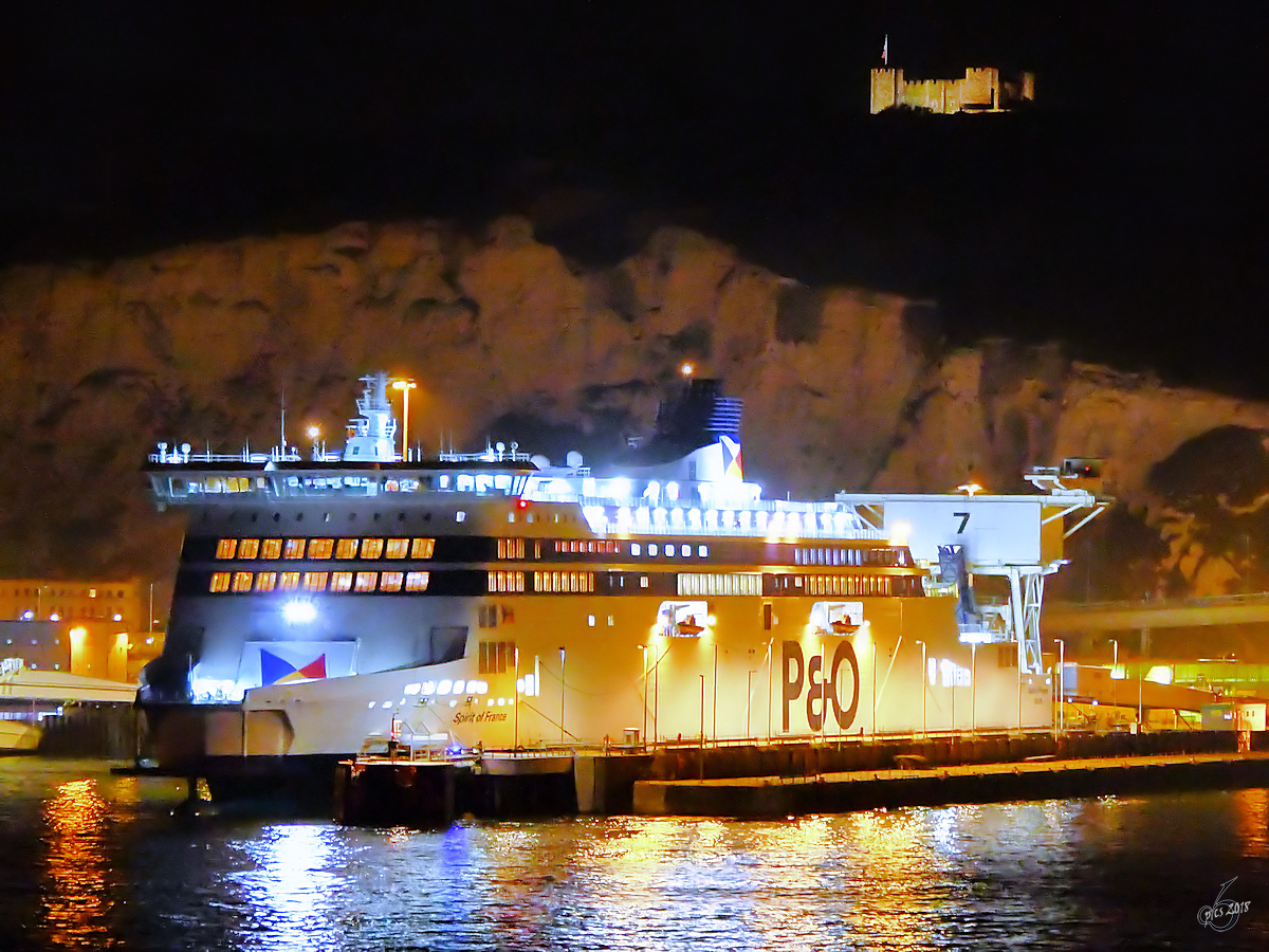 Das Fährschiff  Spirit Of France  von P & O Mitte Juli 2018 im Hafen von Dover.