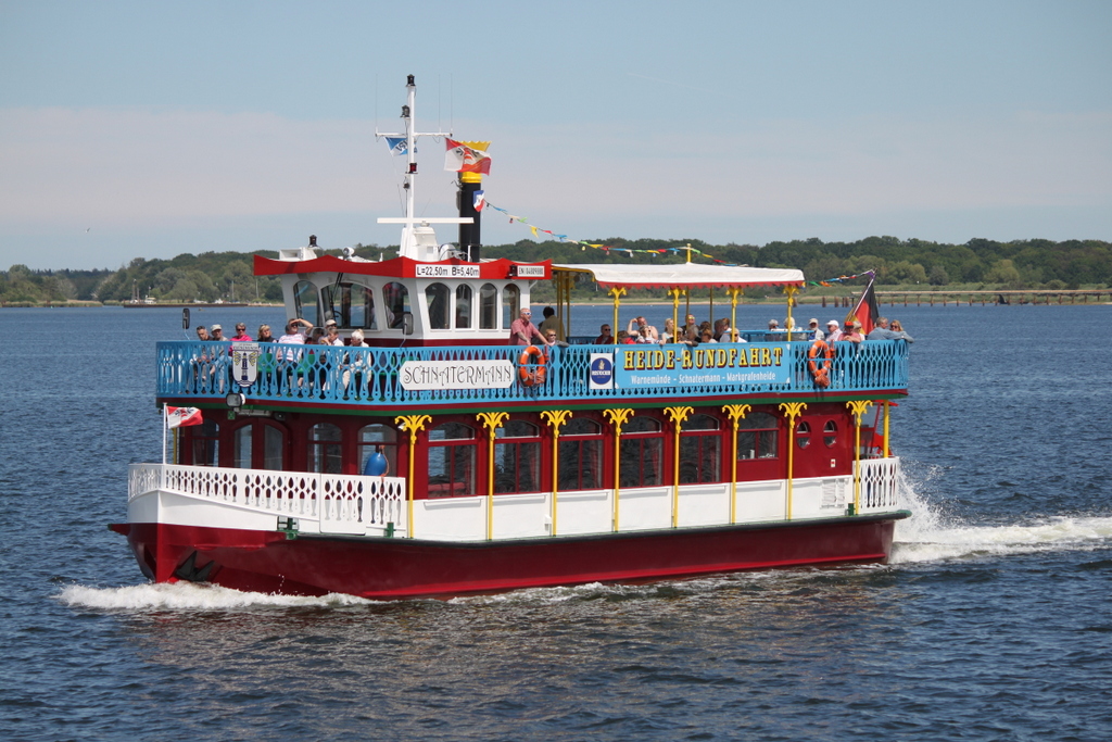 Das Fahrgastschiff Schnatermann während einer Hafenrundfahrt in Warnemünde.16.06.2019