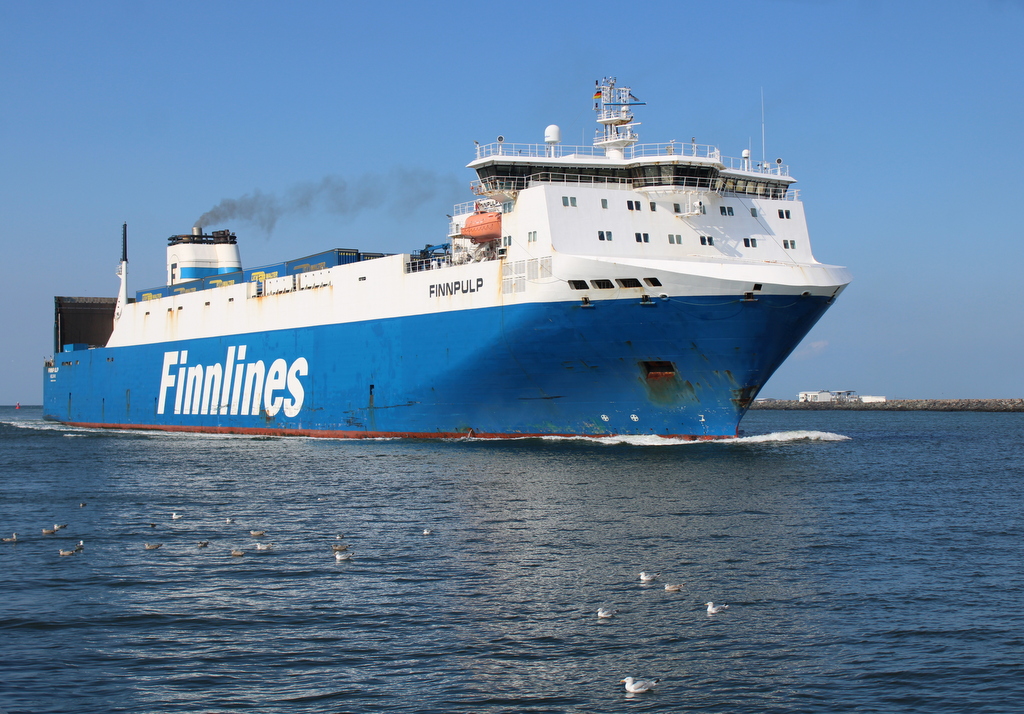 Das Finnlines RO-RO Schiff Finnpulp wurde am Nachmittag des 25.08.2024 tierisch begrüßt in Warnemünde.