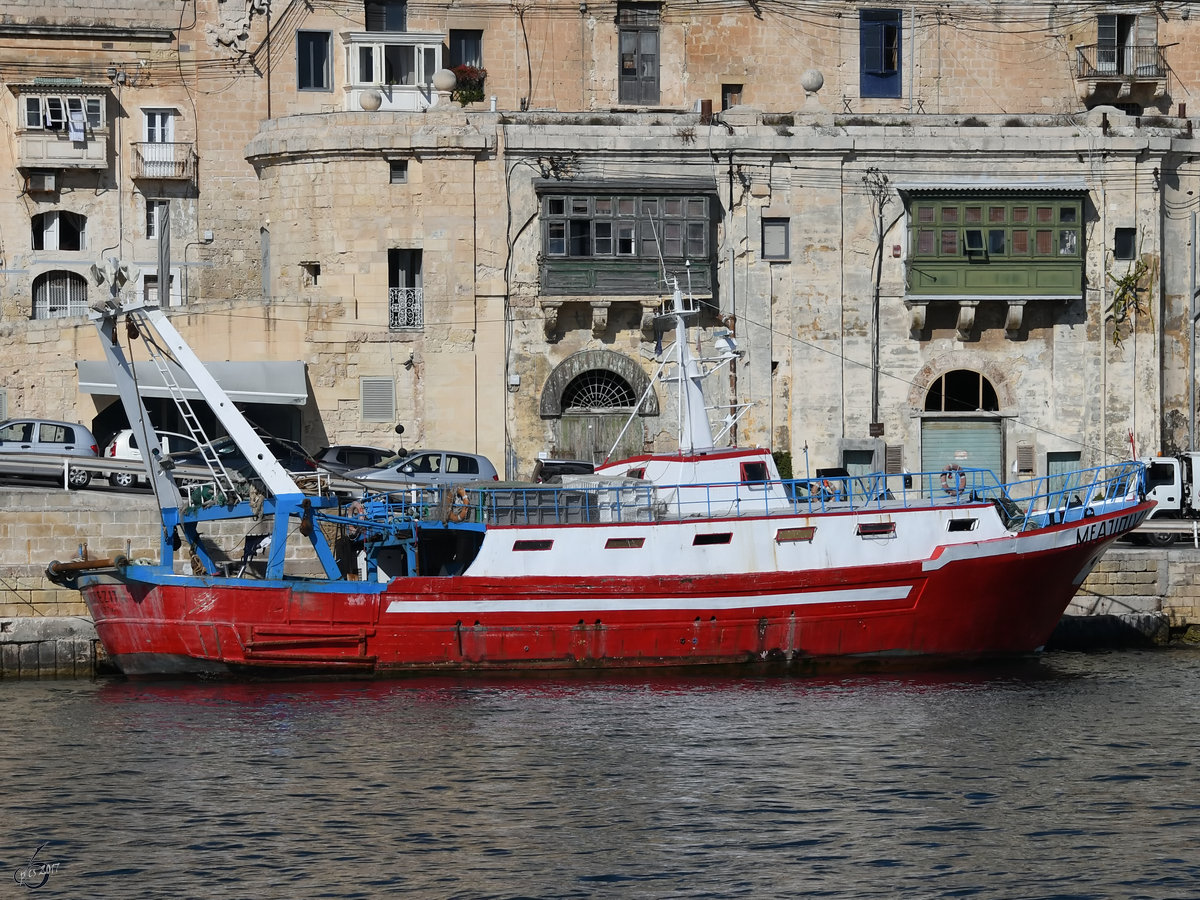 Das Fischereischiff MFA7101  Dolorezita  im Hafen von Valletta. (Oktober 2017) 