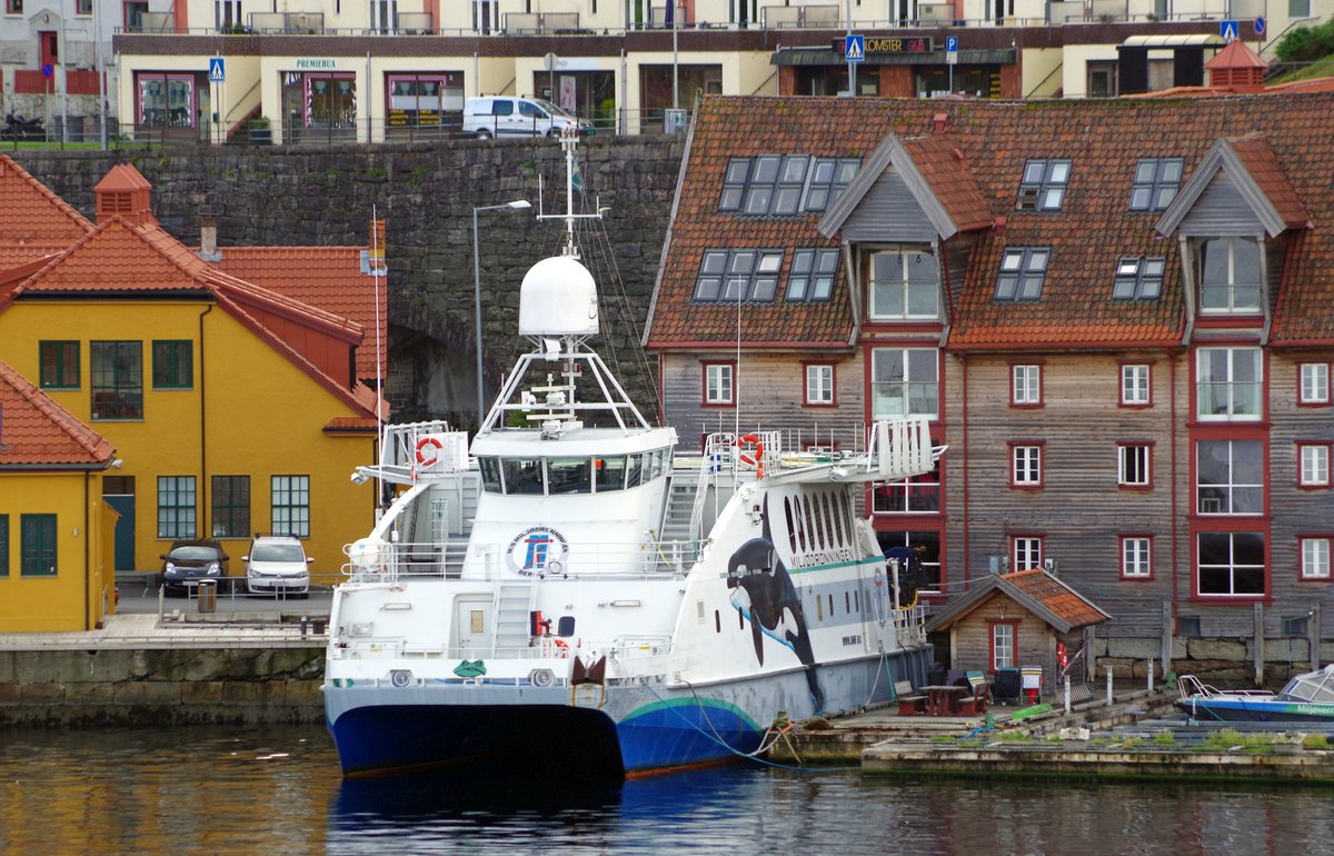 Das Forschungsschiff Miljoedronningen am 07.09.16 in Bergen (NOR)