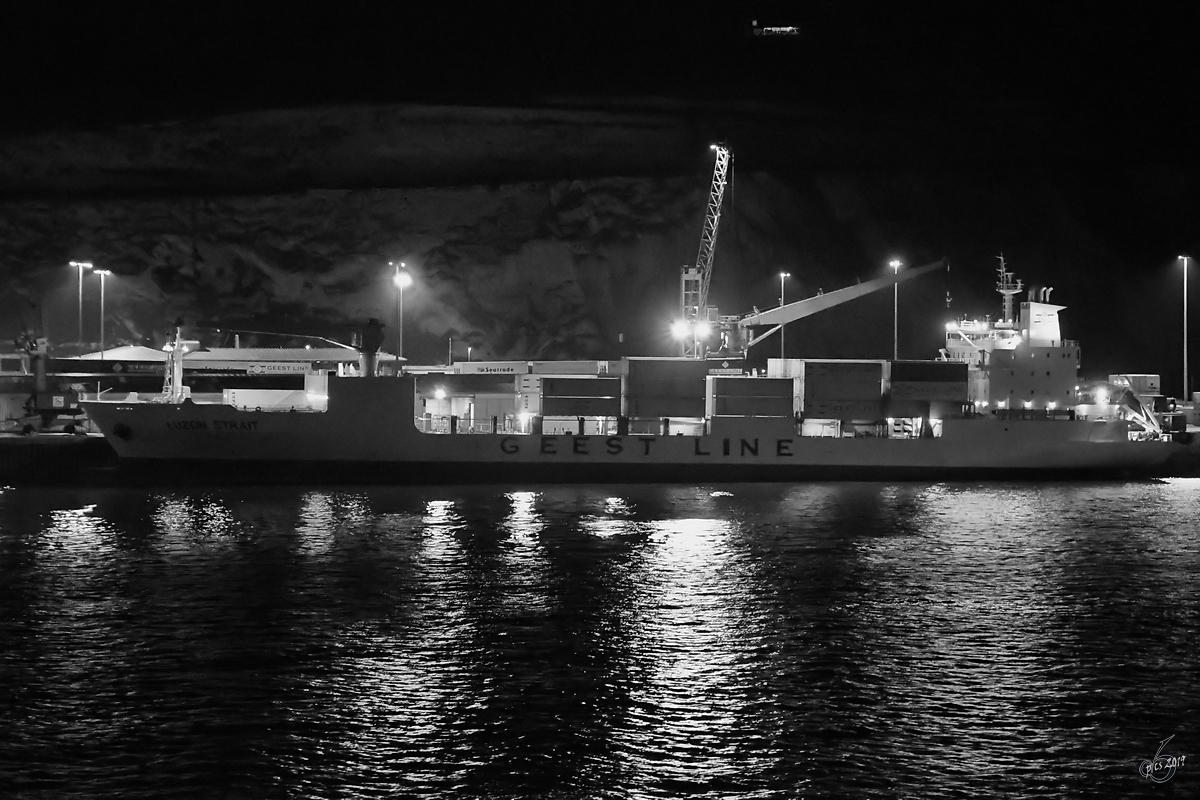 Das Frachtschiff  Luzon Strait  (MMSI: 256064000) Anfang Juli 2019 im Hafen von Dover. 