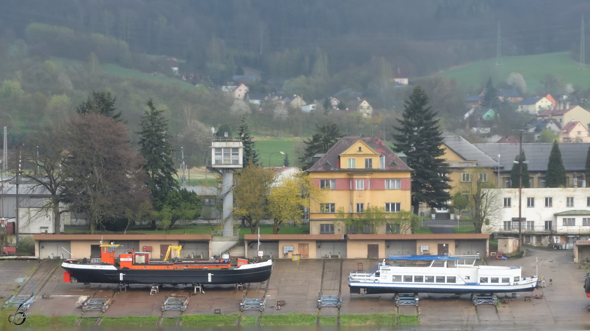 Das Gelände einer Schiffswerft im tschechischen Ort Děčín-Kresice. (April 2017)