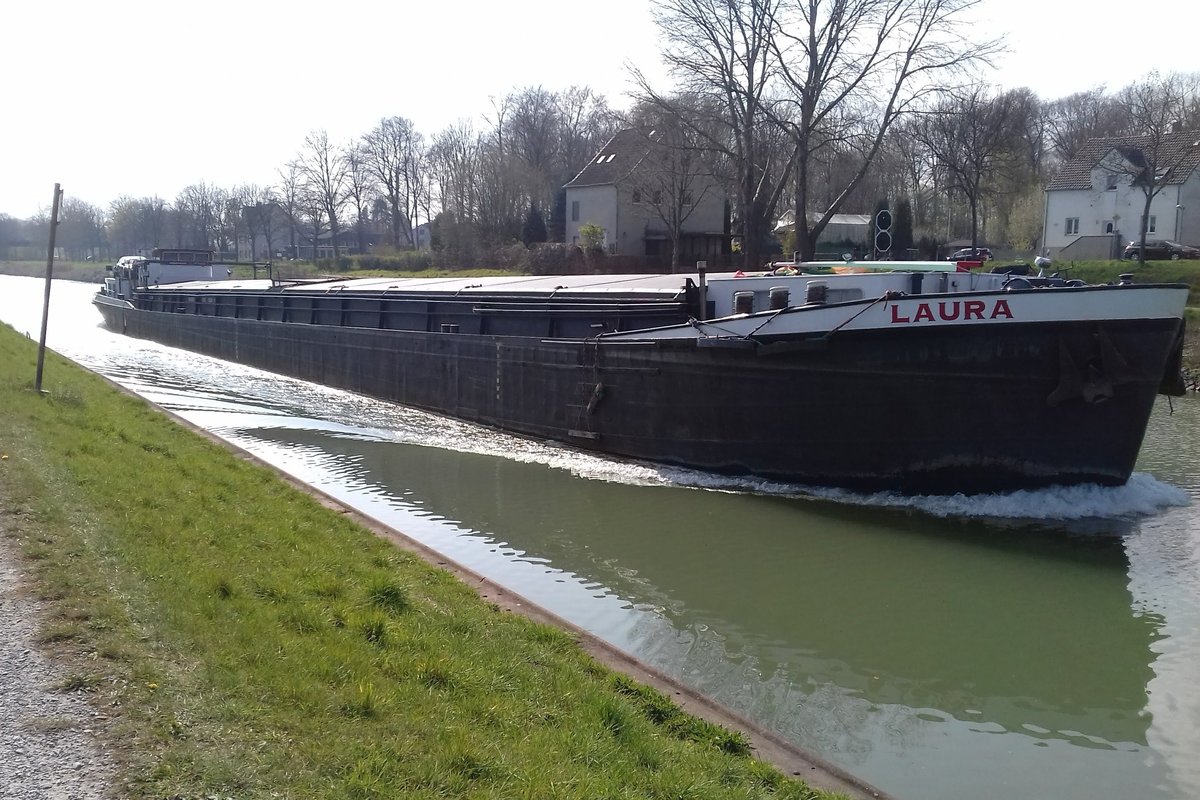 Das GMS LAURA, gebaut auf der Werft Schipper & Goern, Lauenburg, am 07.04.2020 auf dem Rhein-Herne-Kanal bei Henrichenburg, Castrop-Rauxel.