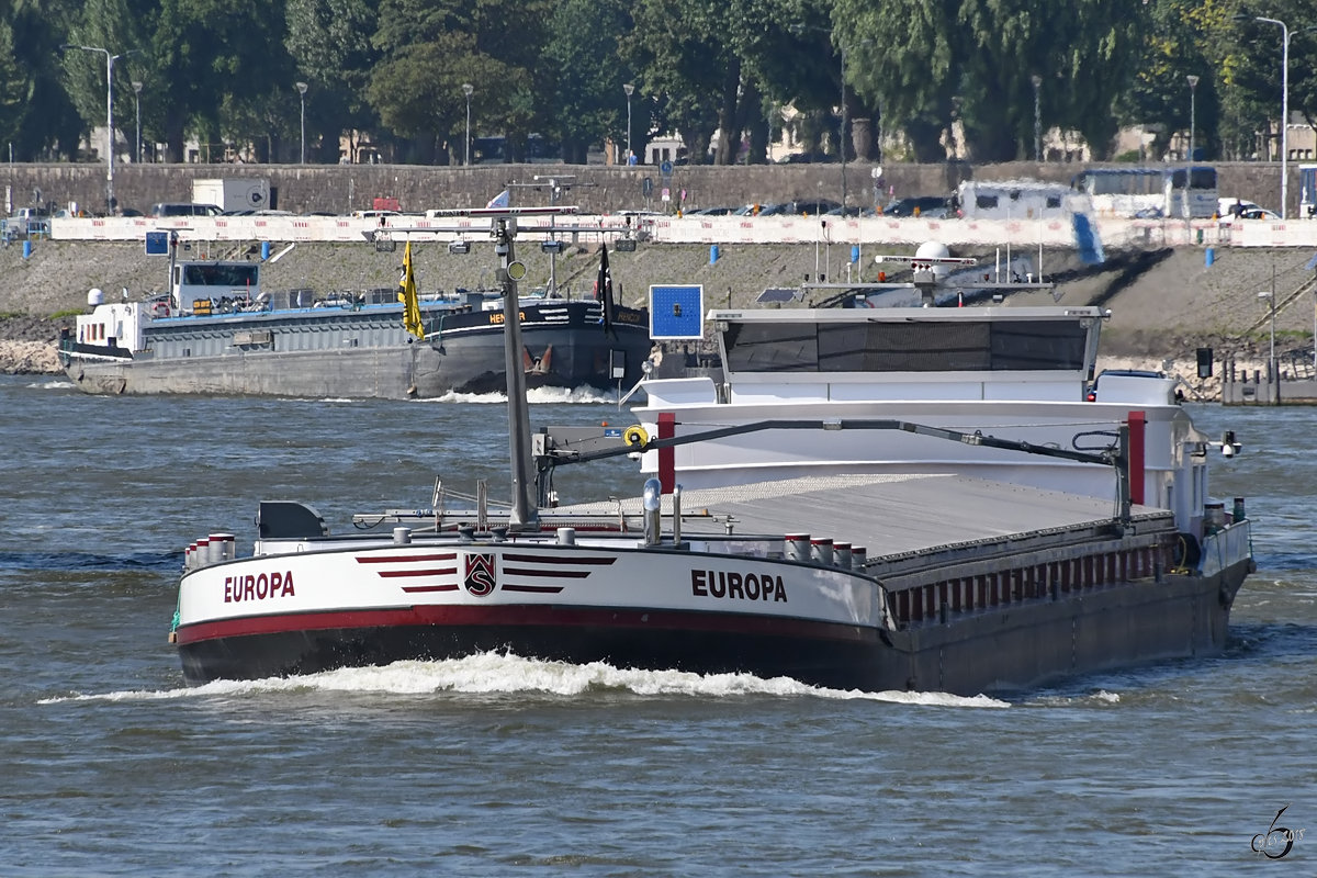 Das Gütermotorschiff  Europa  (02329222) auf dem Rhein. (Düsseldorf, Juni 2018)