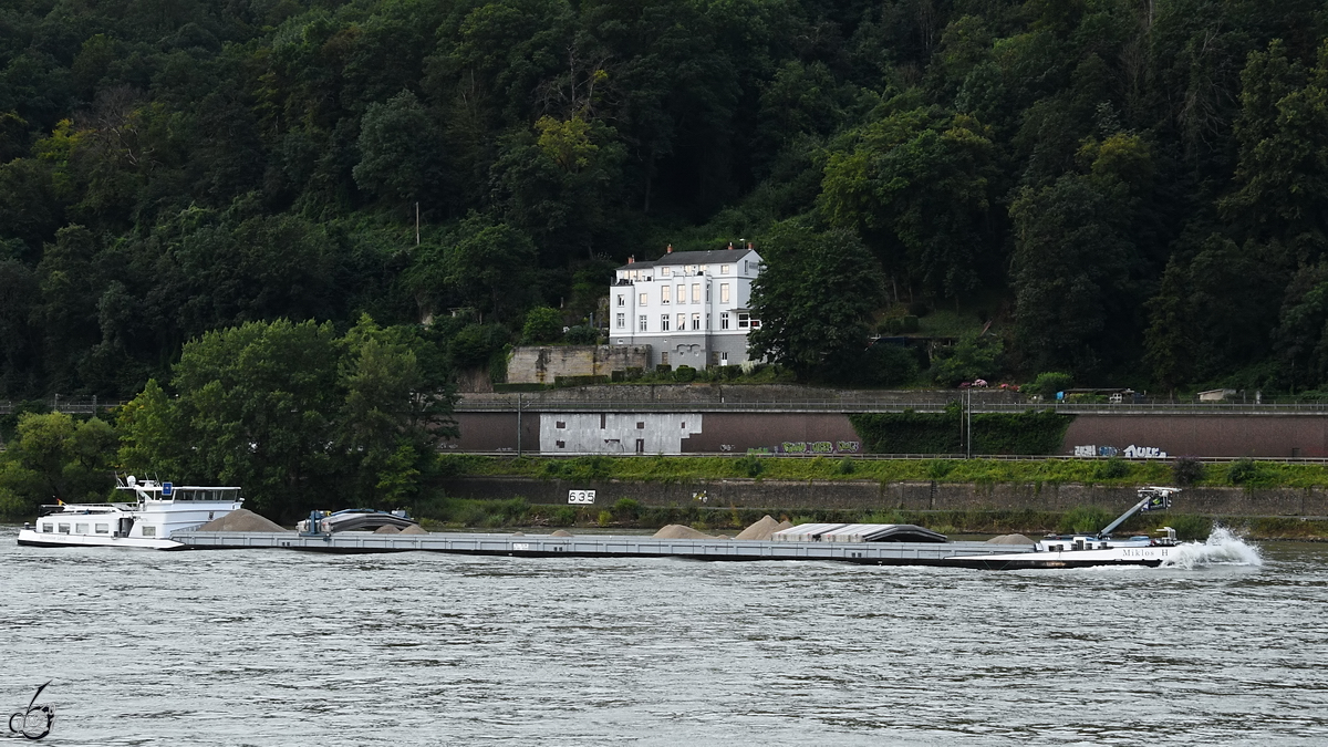 Das Gütermotorschiff MIKLOS H (ENI: 02323682) war Anfang August 2021 auf dem Rhein bei Remagen zu sehen.