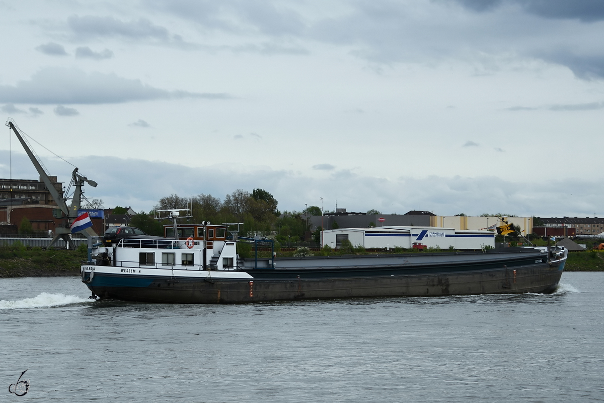 Das Gütermotorschiff WIJNANDA (ENI: 02310193) war Anfang Mai 2021 auf dem Rhein bei Duisburg zu sehen.