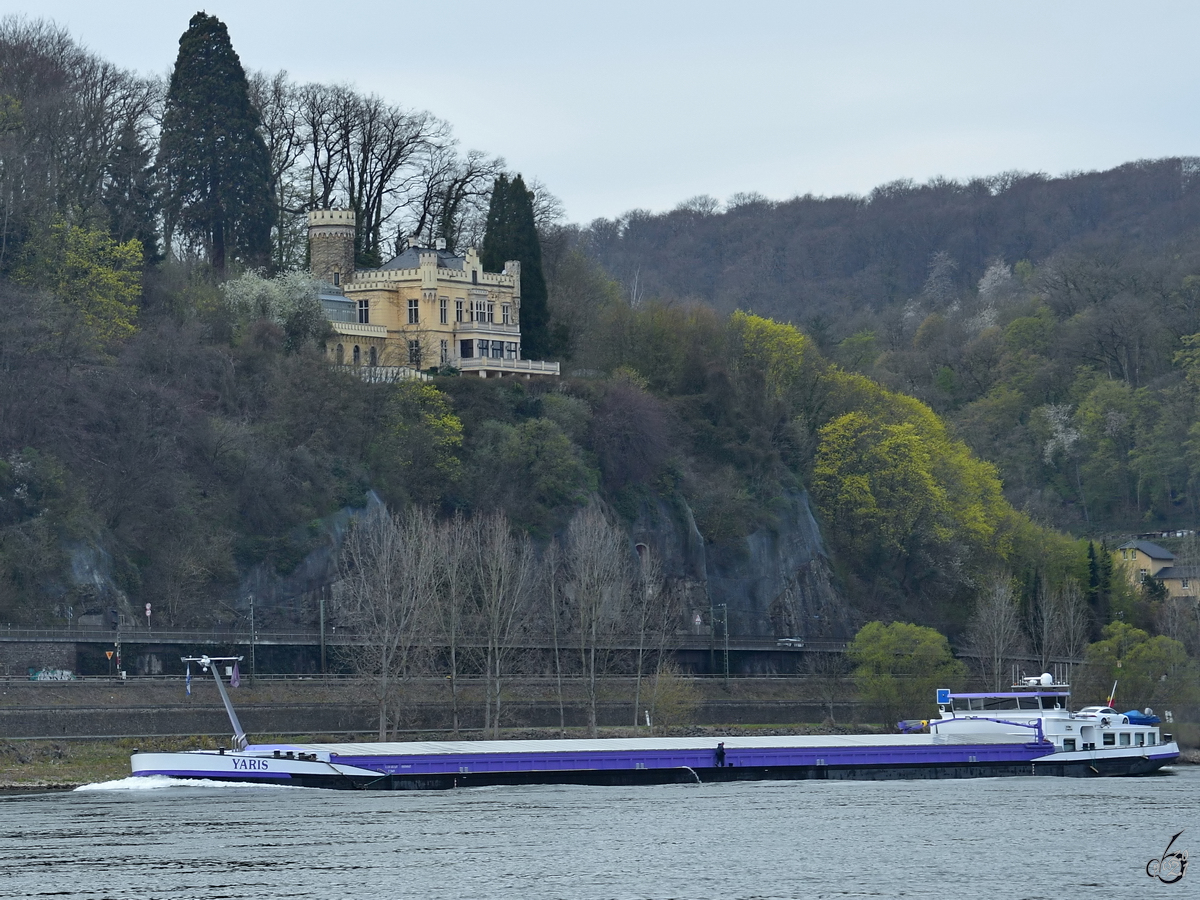 Das Gütermotorschiff YARIS (ENI: 06004045) war Anfang April 2021 auf dem Rhein bei Unkel zu sehen.