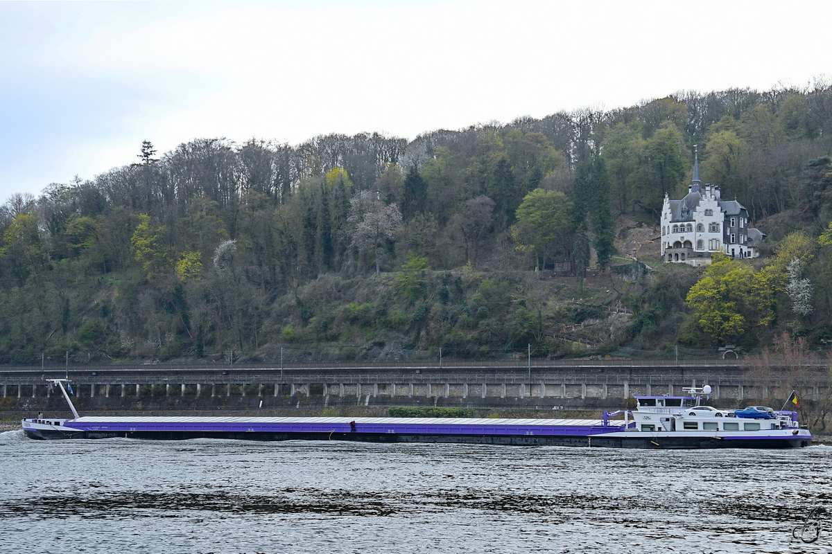 Das Gütermotorschiff YARIS (ENI: 06004045) war Anfang April 2021 auf dem Rhein bei Unkel zu sehen.