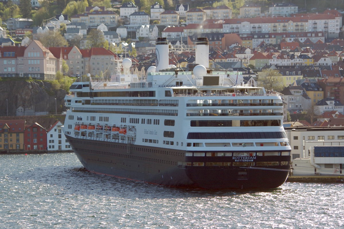 Das Kreuzfahrtschiff MS Rotterdam am 14.05.15 in Bergen (NOR)