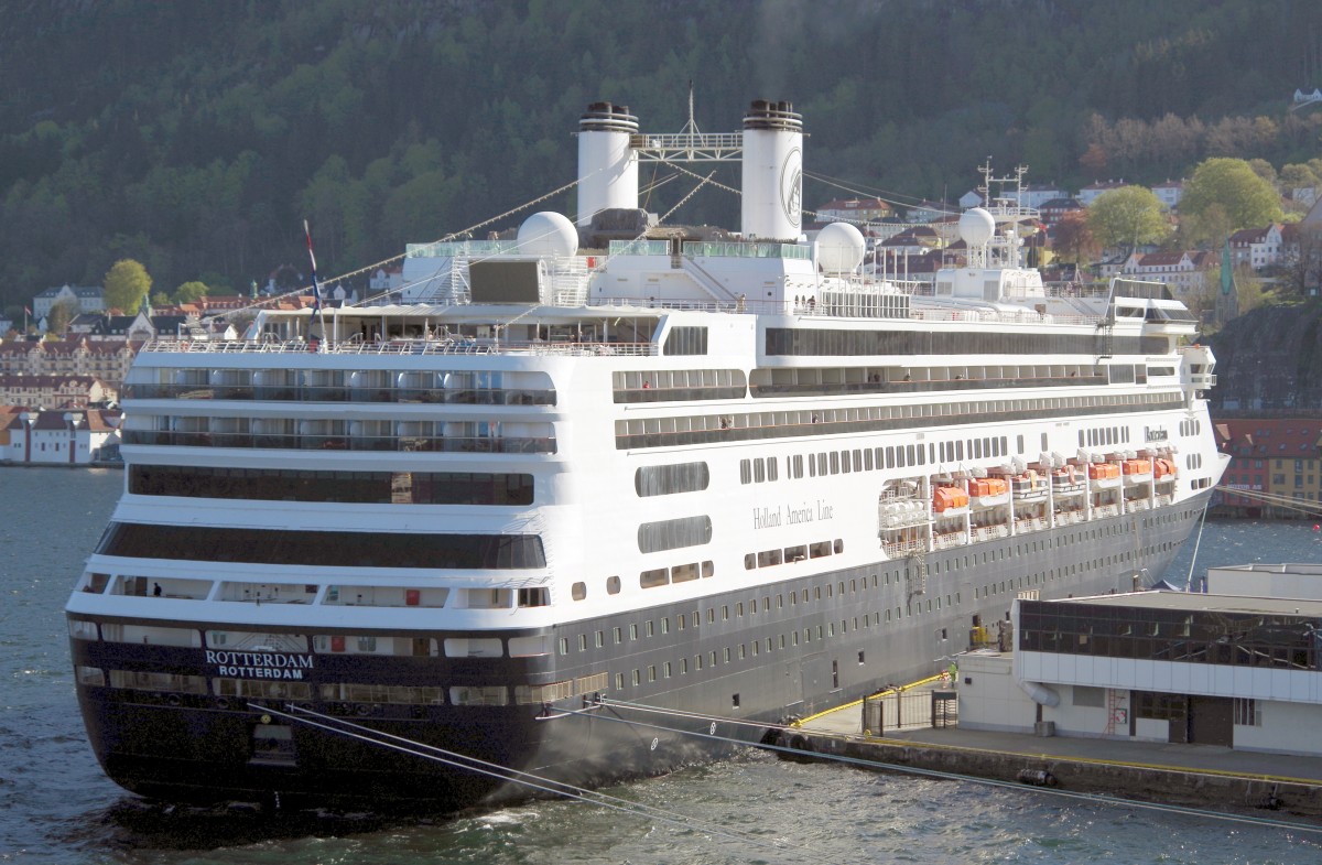 Das Kreuzfahrtschiff MS Rotterdam am 14.05.15 in Bergen (NOR)