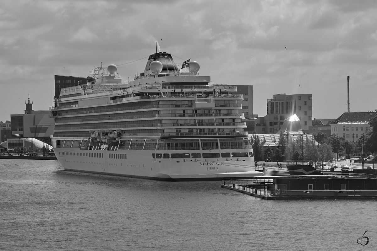 Das Kreuzfahrtschiff  Viking Sun  hat Anfang Juni 2018 in Aalborg angelegt.