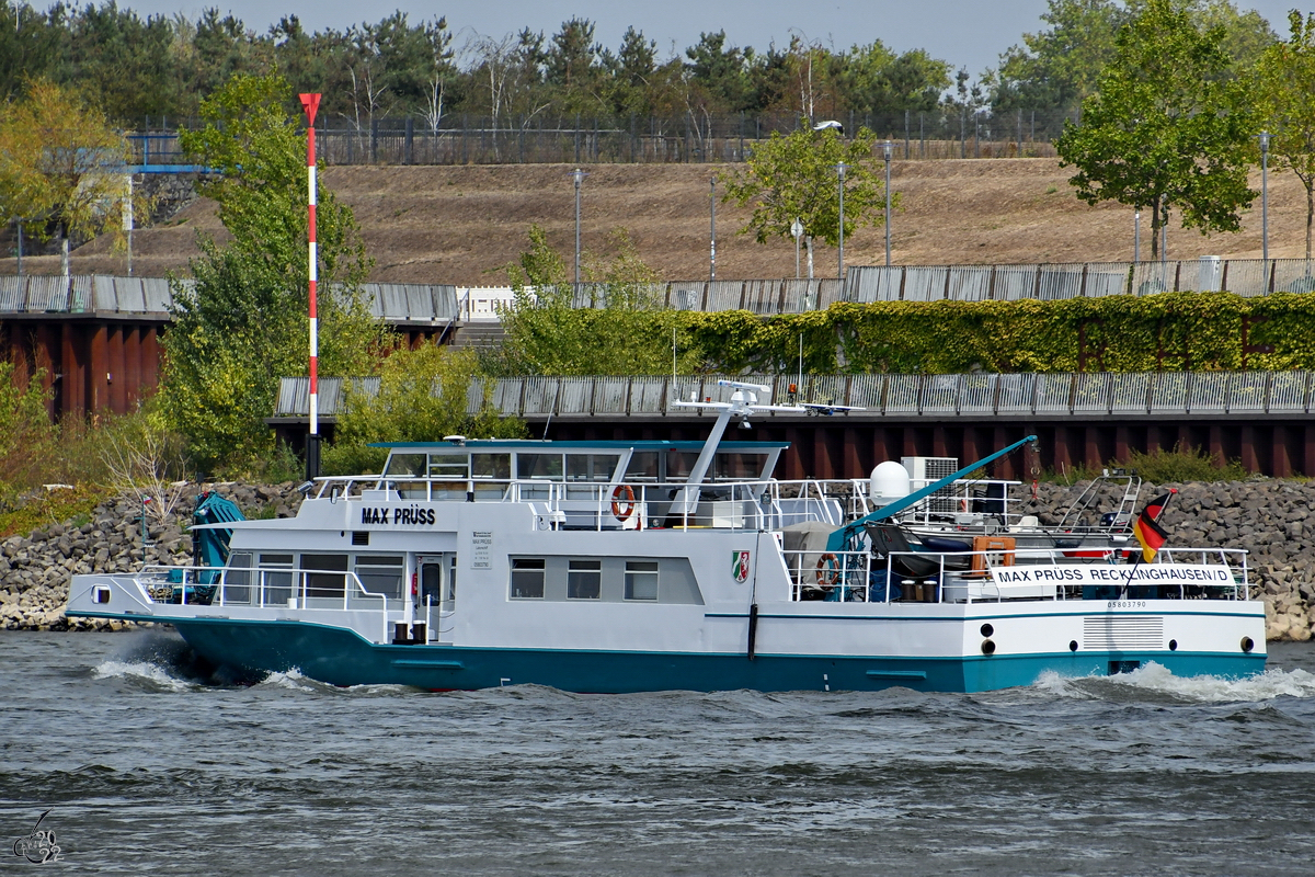 Das Laborschiff MAX PRÜSS (ENI: 05803790) war Ende August 2022 in Duisburg zu sehen.